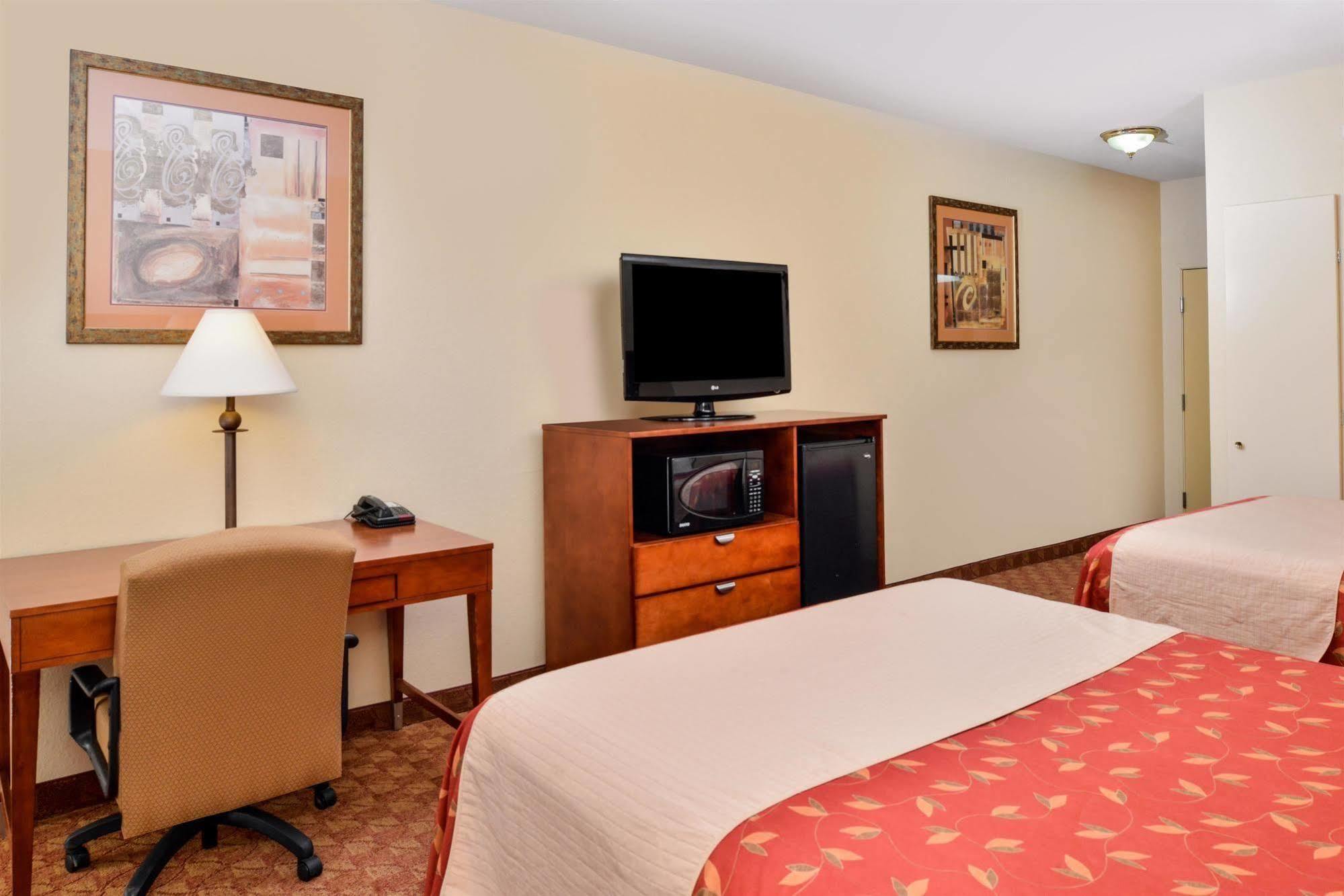 Americas Best Value Inn & Suites-Ливингстон Экстерьер фото